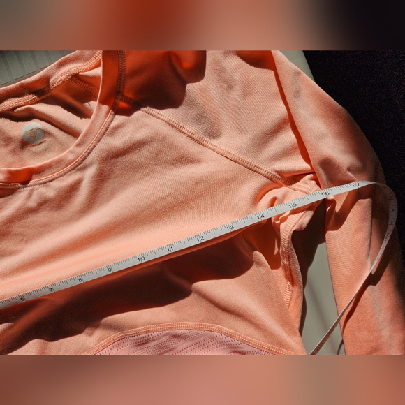 Roxy long sleeve top with see thu work out aeration and thumb holes peach pink S - Picture 16 of 16